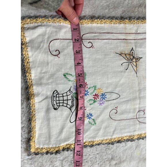 Embroidered flower basket laced edge table runner - Picture 3 of 5